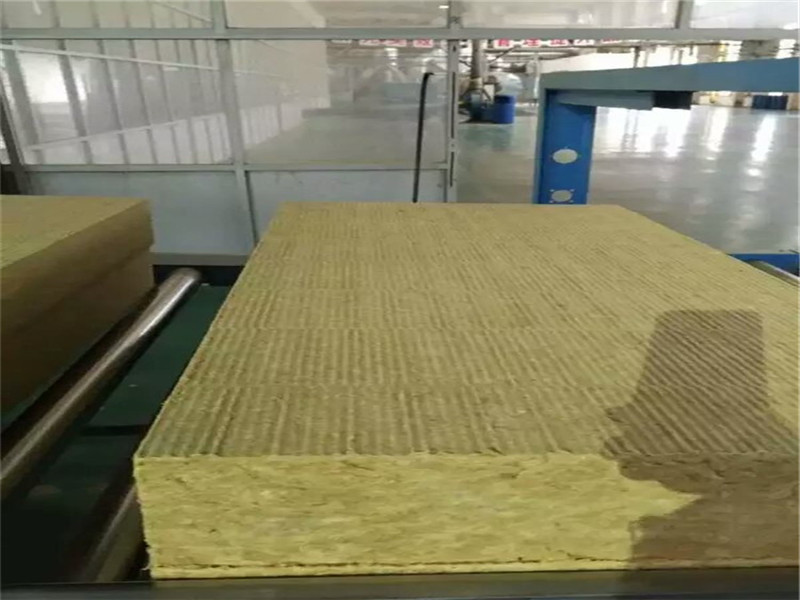 巖棉板使用溫度
